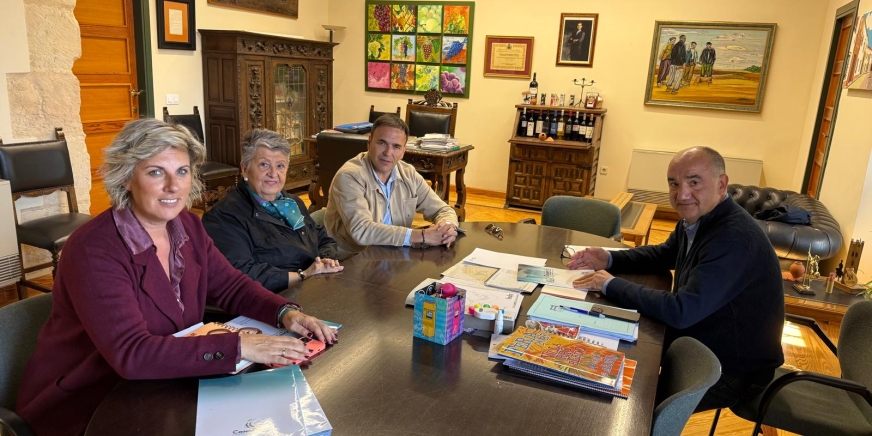 CUAS Mancha Occidental II presenta el 16 Congreso Nacional de Regantes al alcalde de Villarrobledo